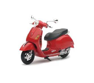 New Ray Toys - New Ray Toys 1:12 Scale Vespa GTS 300 Super - 57243