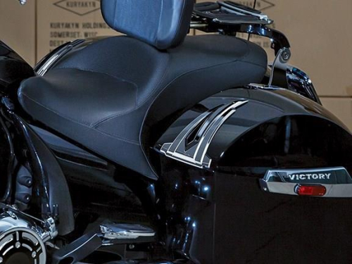Kuryakyn - Kuryakyn Saddlebag Front Kick Accents - 7692
